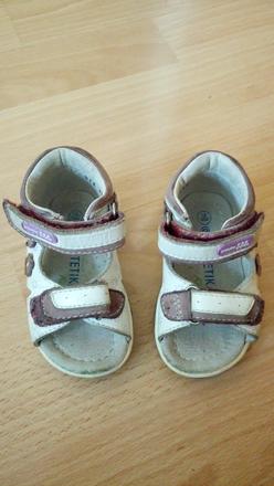 Sandalky, protetika,19