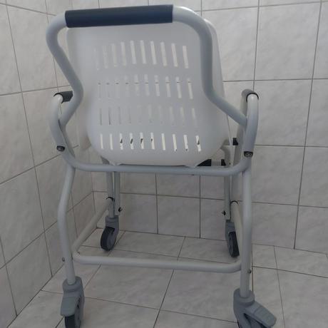 Predám pohyblivú stoličku, 