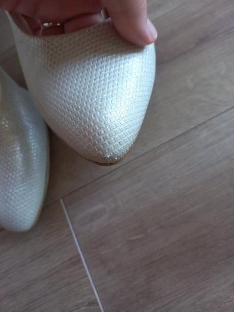 Kremove lodicky stellbuty, 38