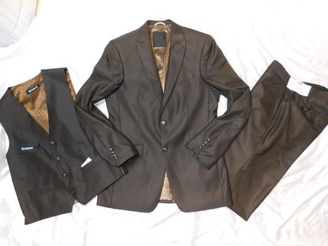 Luxusný pánsky oblek hnedej farby, m