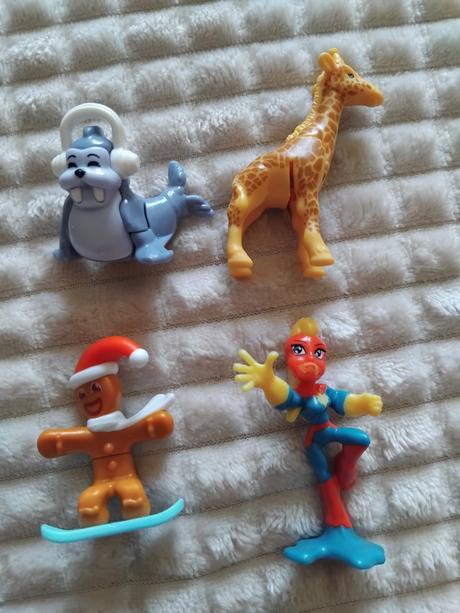 Kinder figurky mix, 