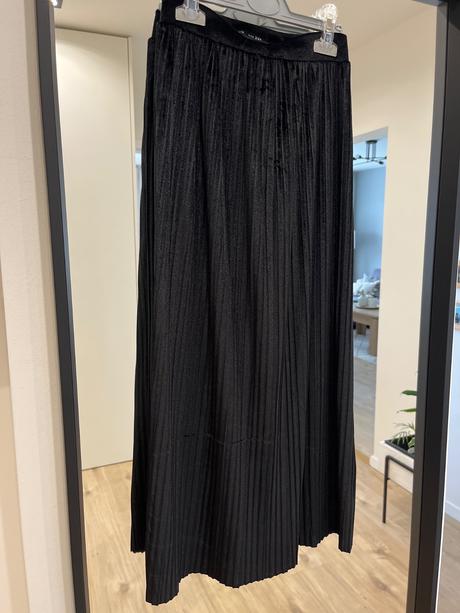 Čierna zamatová sukňa, xs