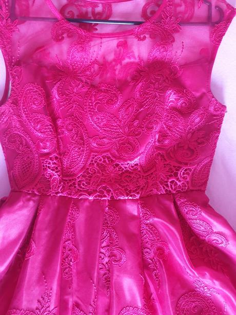 Slávnostné šaty, 40