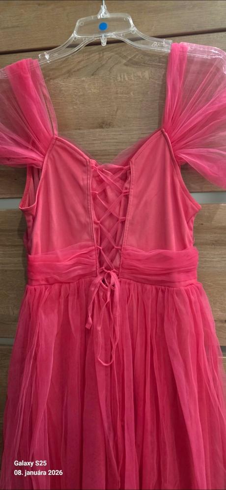 Pekné šatky, 40