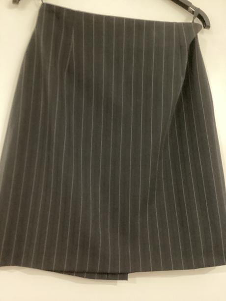 Sukňa elegantná  s pásikmi, 36