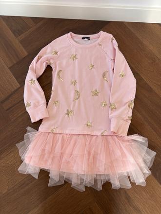 Krásne šaty kate mack v super stave, 128