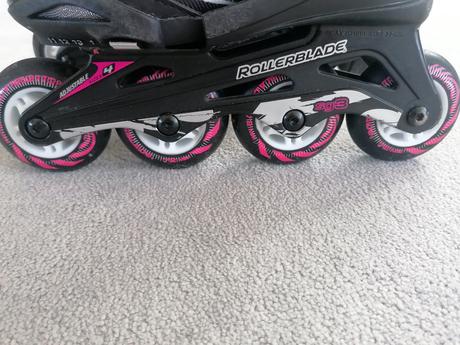Nastaviteľné korčule, rollerblade,28