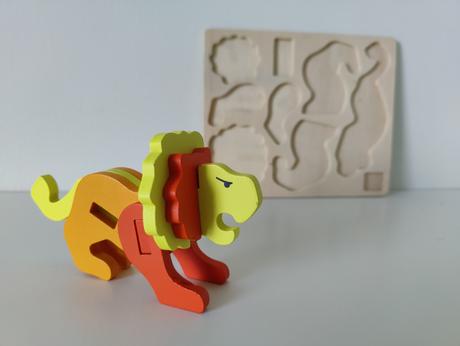 Drevené 3d puzzle a magnetická obliekacia hra,
