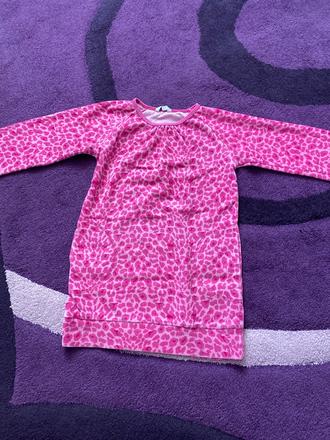 Predlžene tricko šaty, 110