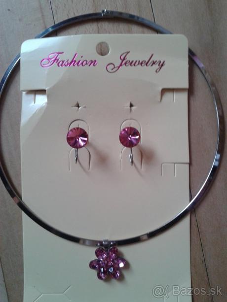 Náhrdelík s naušnicami, 