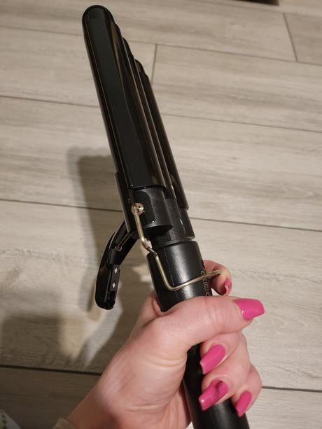 Čierny vlnkovač-trojkulma, 