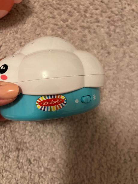 Projektor s hudbou na zaspávanie, 