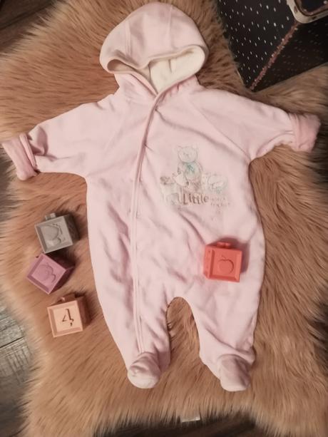 Dievčenský overal, 68