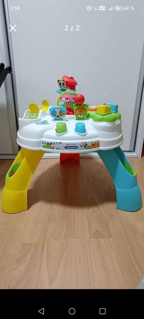 Clementoni interaktívny hrací stolík super stav, 