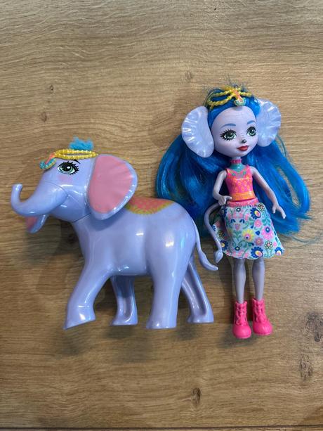 Bábiky enchantimals, 