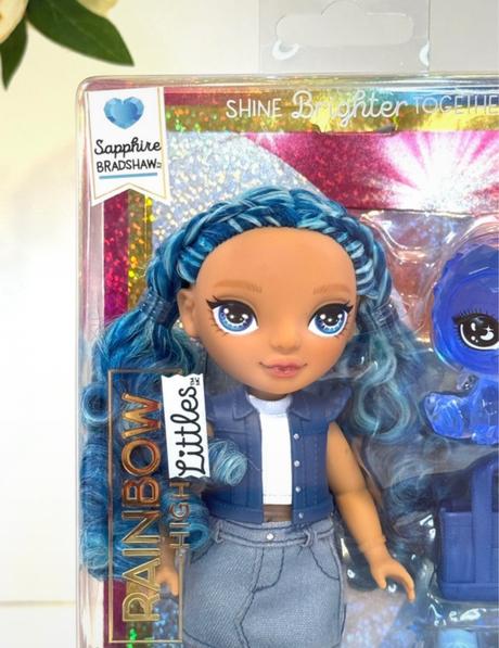 Rainbow high littles bábika sapphire bradshaw, 