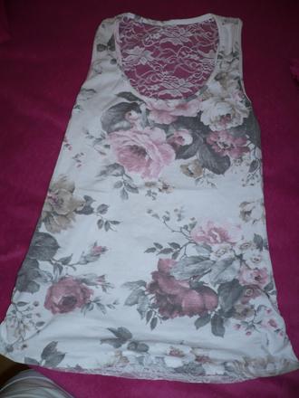 Kvietkovany top s cipkou, 40