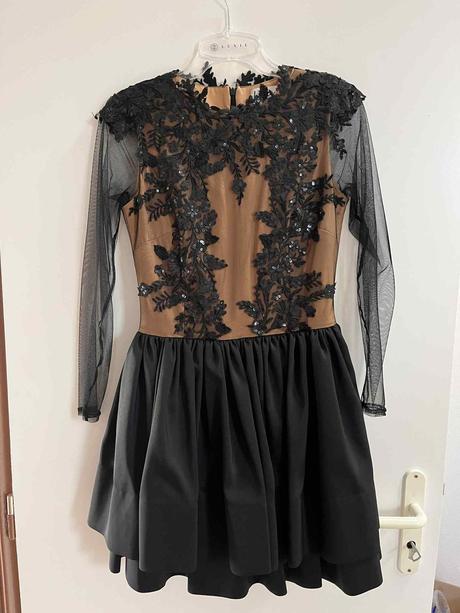 Spoločenské šaty, m