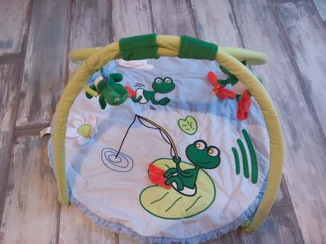 Hracia deka žabky,