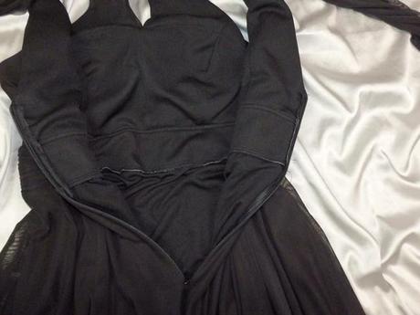 Kvalitné čierne spoločenské šaty, 40