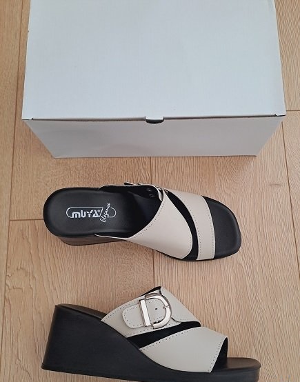 Bledošedé vsuvky 36, 36