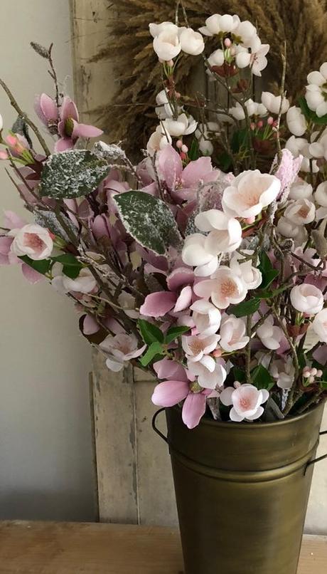 Magnólie s námrazou 3 ks,