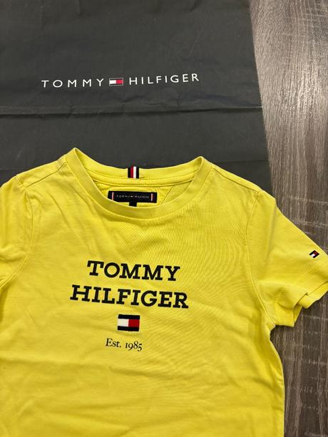 Tommy hilfiger letne tricko č.110, tommy hilfiger,110