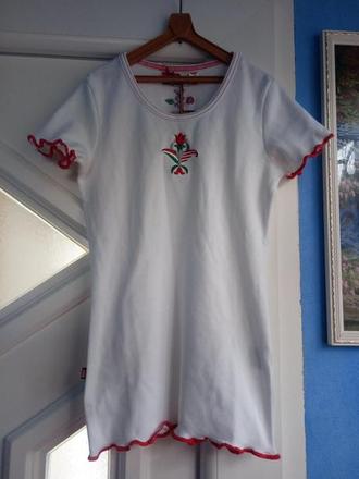 Pekné tričko - blúzka, 152