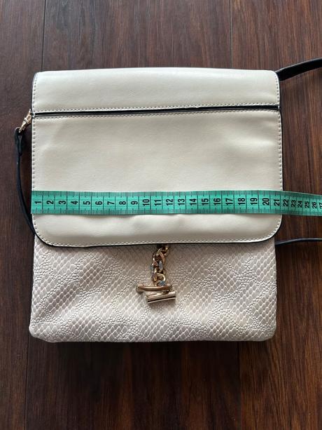 Crossbody kabelka s hadim vzorom, 