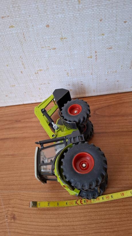 Traktor farmer siku,