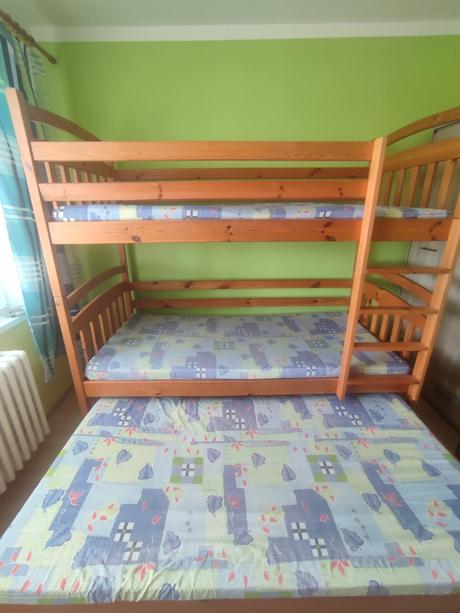 Pre 3 deti poschodová posteľ, 