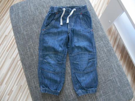 Rifle uvedená veľkosť 110,ale sú menšie 98-104, h&m,104