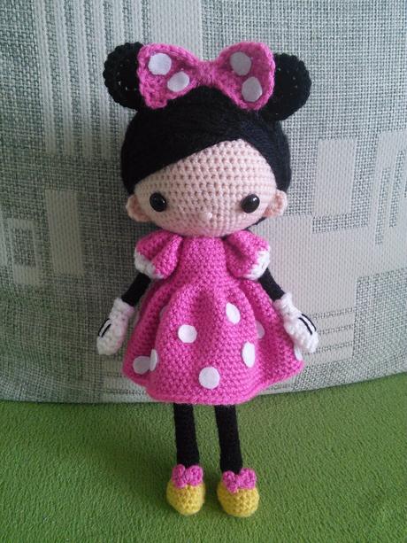 Háčkovaná bábika minnie, 