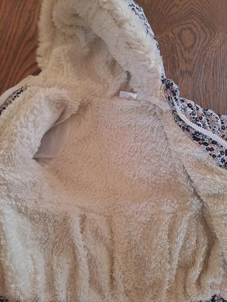 Zimny overal a bundicka, 86