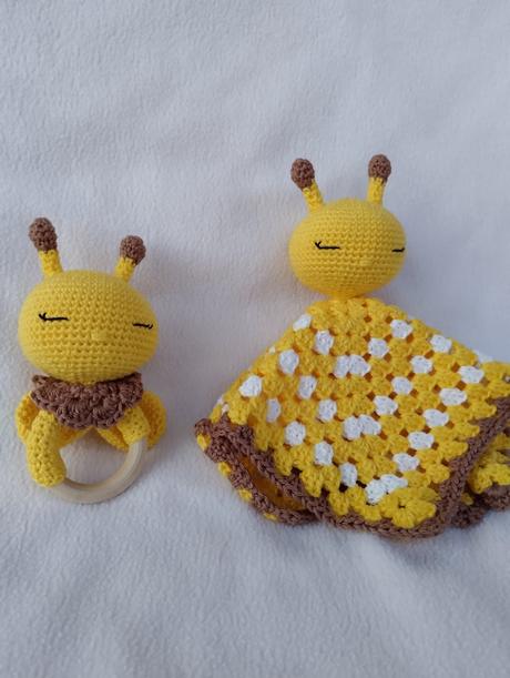 Hackovana hrkálka včielka + mojkáčik, 