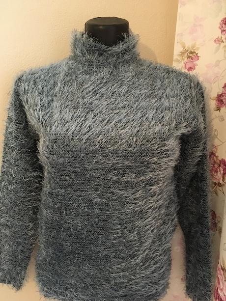 Chlpatý pulovrik, xs