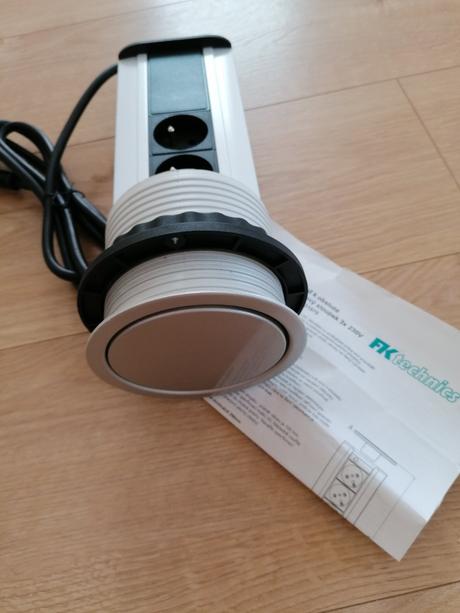 Vstavaná vysúvacia zastrcka, 