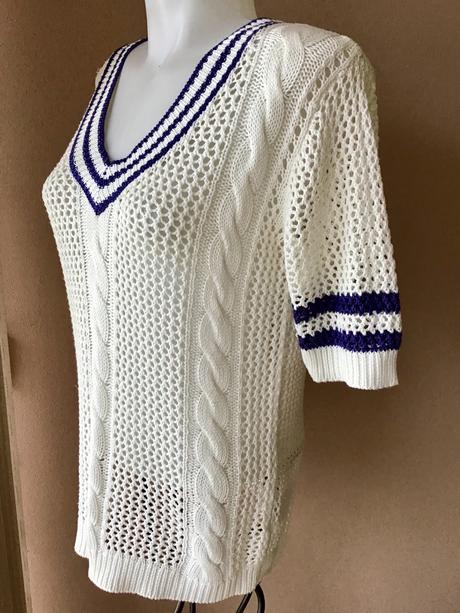 Krasny pulovrik amara, 40