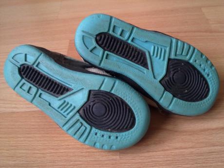 Tenisky na suchý zips, 23