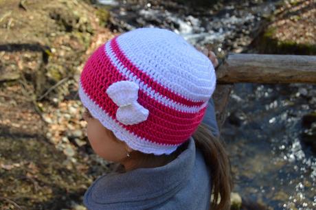 Háčkovaná čiapočka s kvetom, <50 - 158