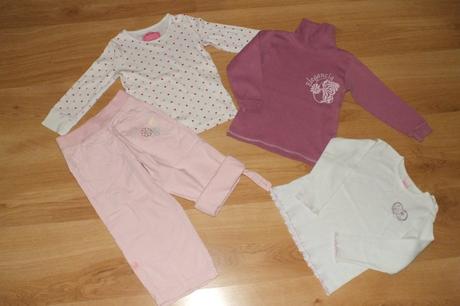 Tricka + nohavice, vyborny stav, 98