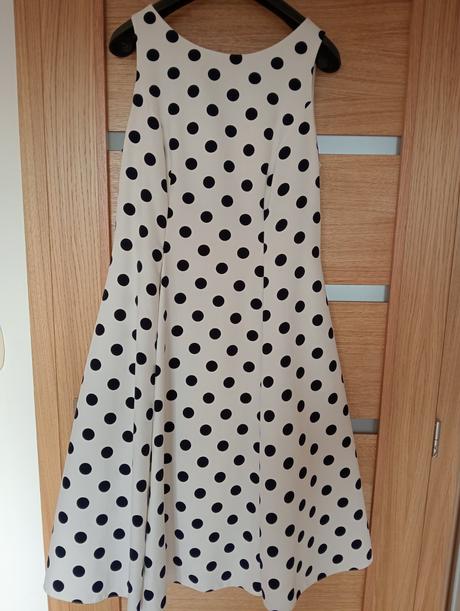 Spoločenské saty, 44