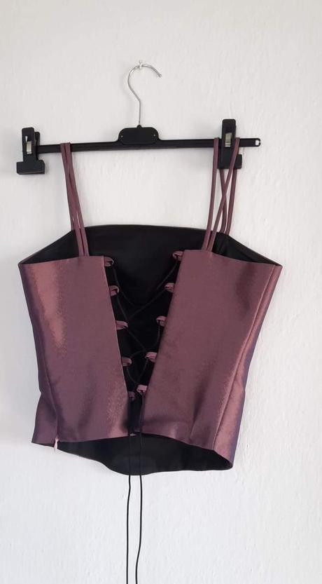 Korzetové spoločenské šaty, 36