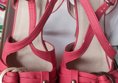 Sandále s poštou, 37