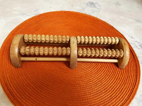 Drevený masážny prístroj, 