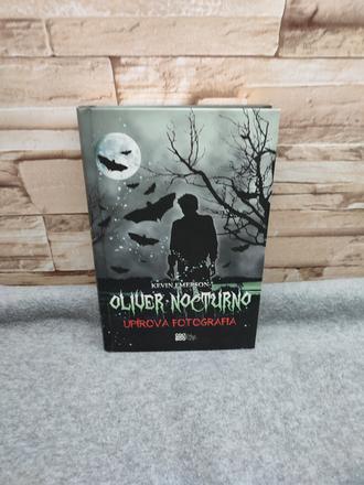 Oliver nocturno - upírova fotografia,