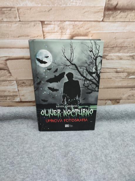 Oliver nocturno - upírova fotografia, 