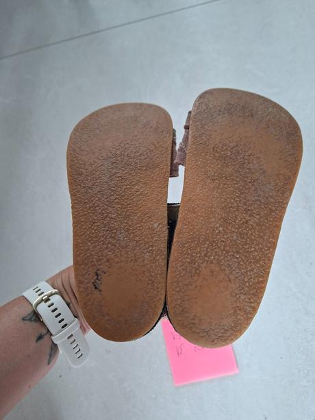 Barefoot sandalky, 33