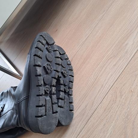 Koženne čižmy, 38