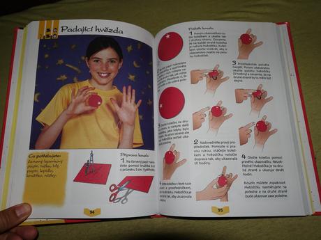 Kniha nejvetsi kniha kouzel,